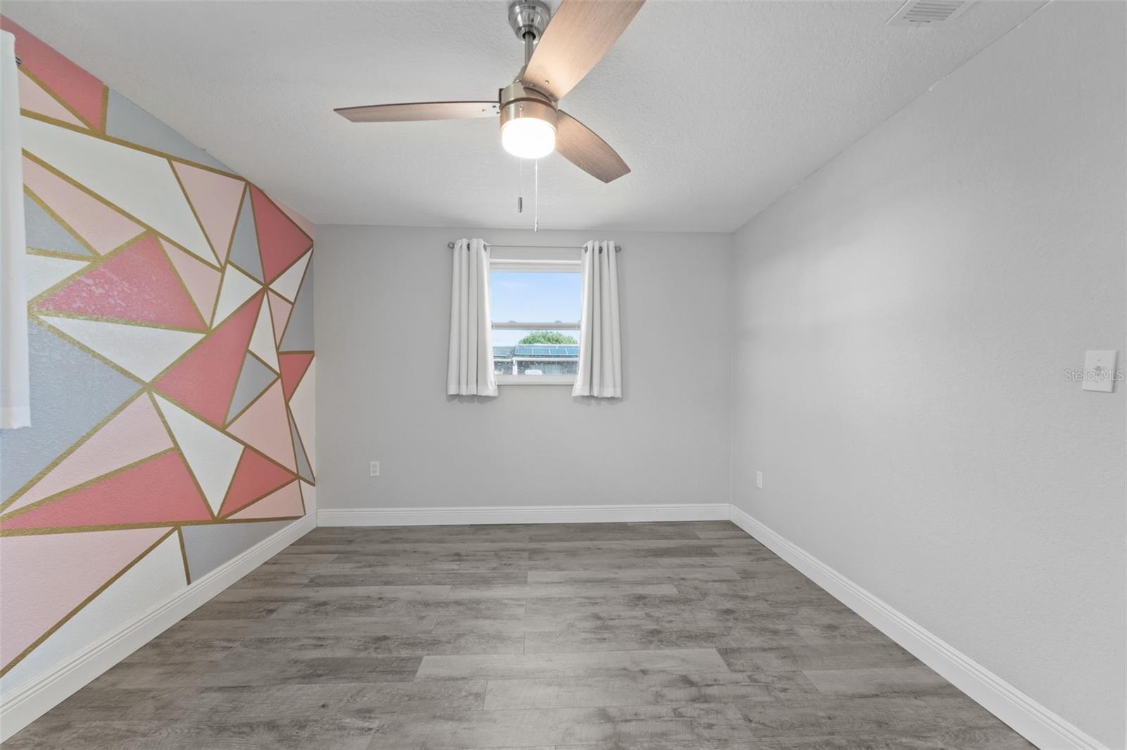 Image 26 of 62 For 4238 Glissade Drive