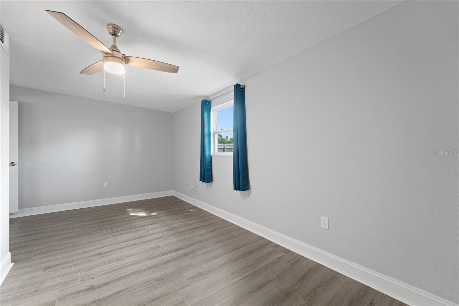 Image 30 of 62 For 4238 Glissade Drive