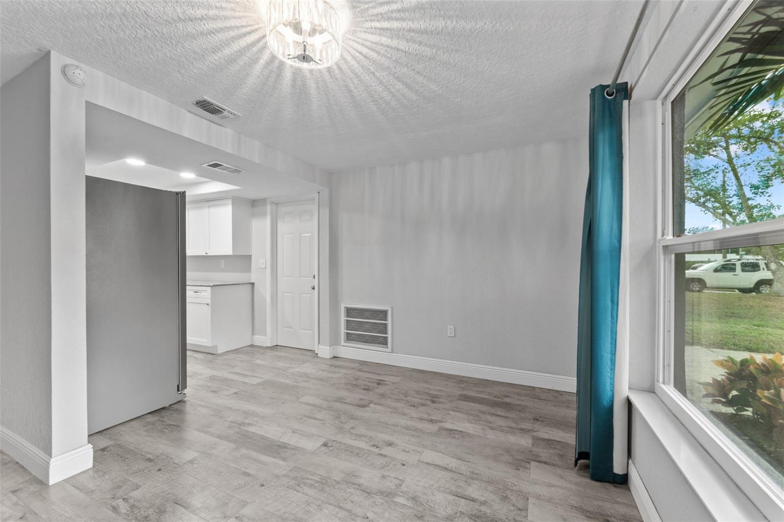 Image 33 of 62 For 4238 Glissade Drive