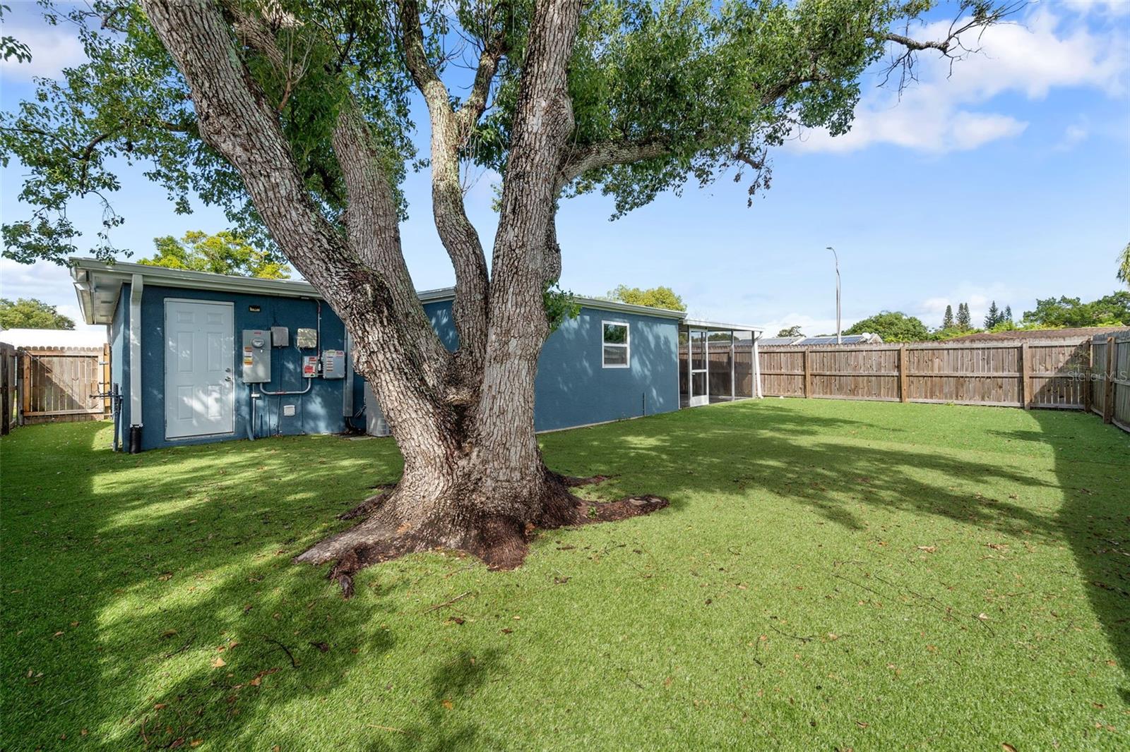 Image 42 of 62 For 4238 Glissade Drive