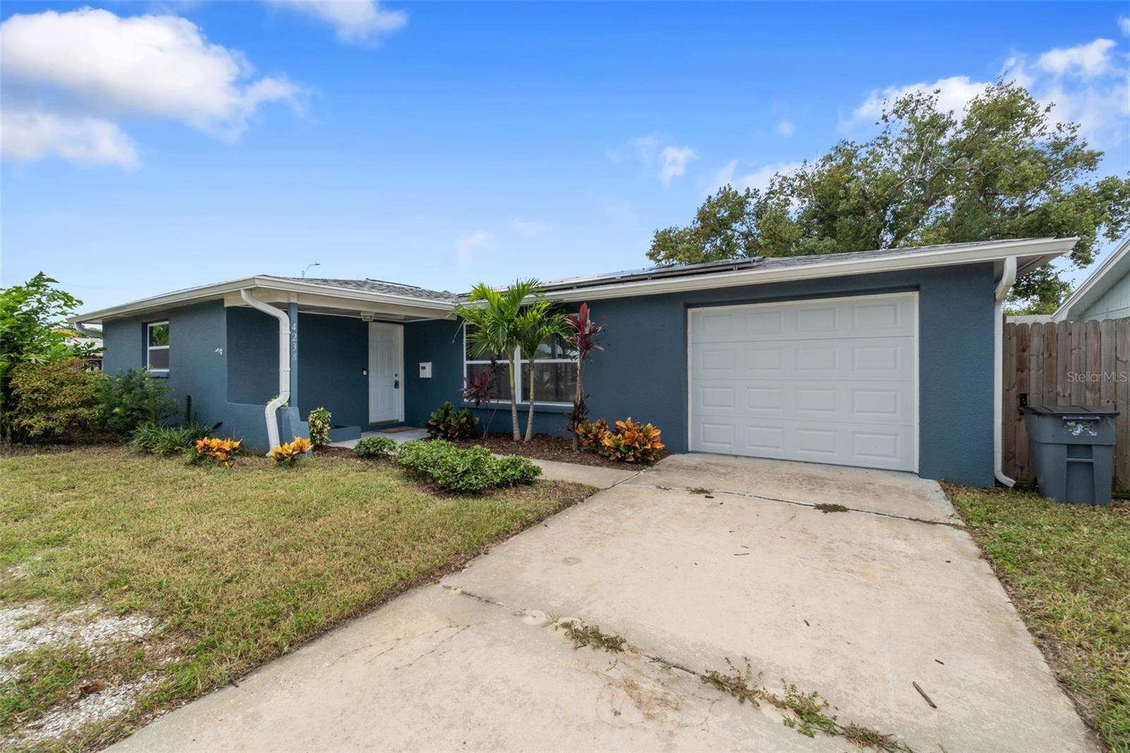 Image 46 of 62 For 4238 Glissade Drive