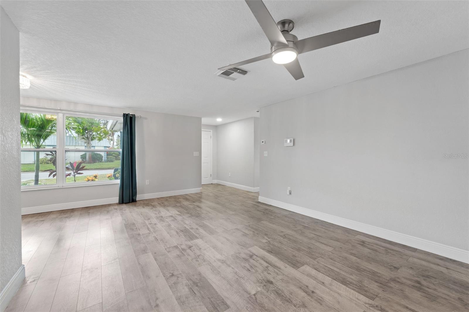 Image 7 of 62 For 4238 Glissade Drive