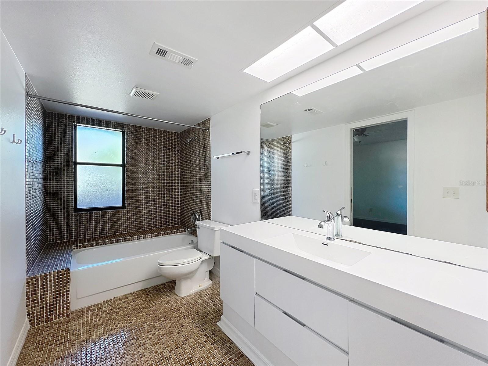 Image 45 of 61 For 504 Florida Avenue 215