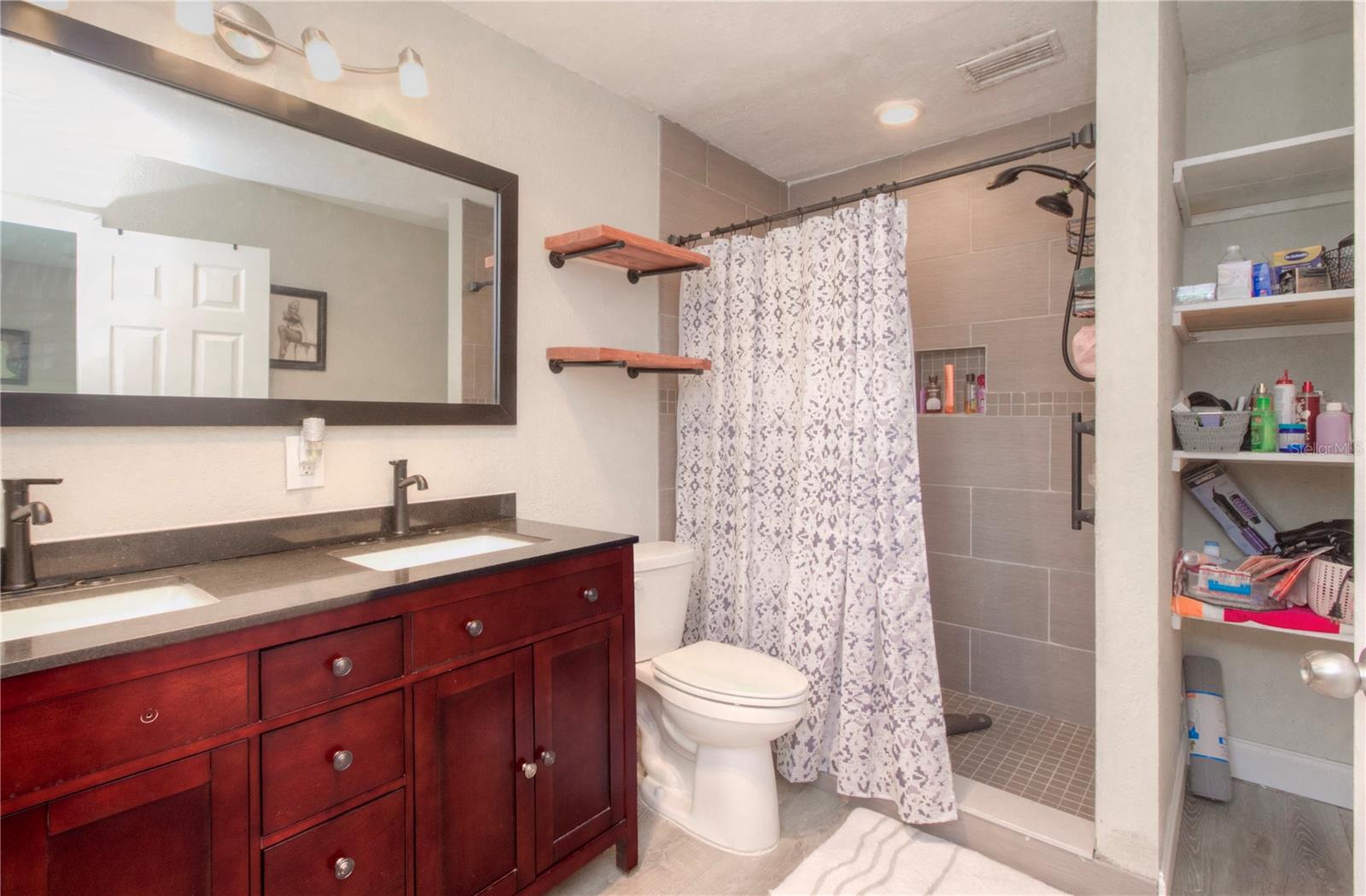 Image 13 of 31 For 7367 Gates Circle