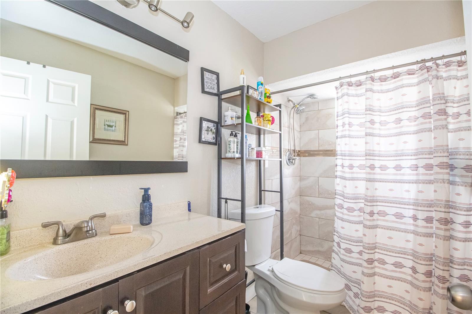 Image 16 of 31 For 7367 Gates Circle