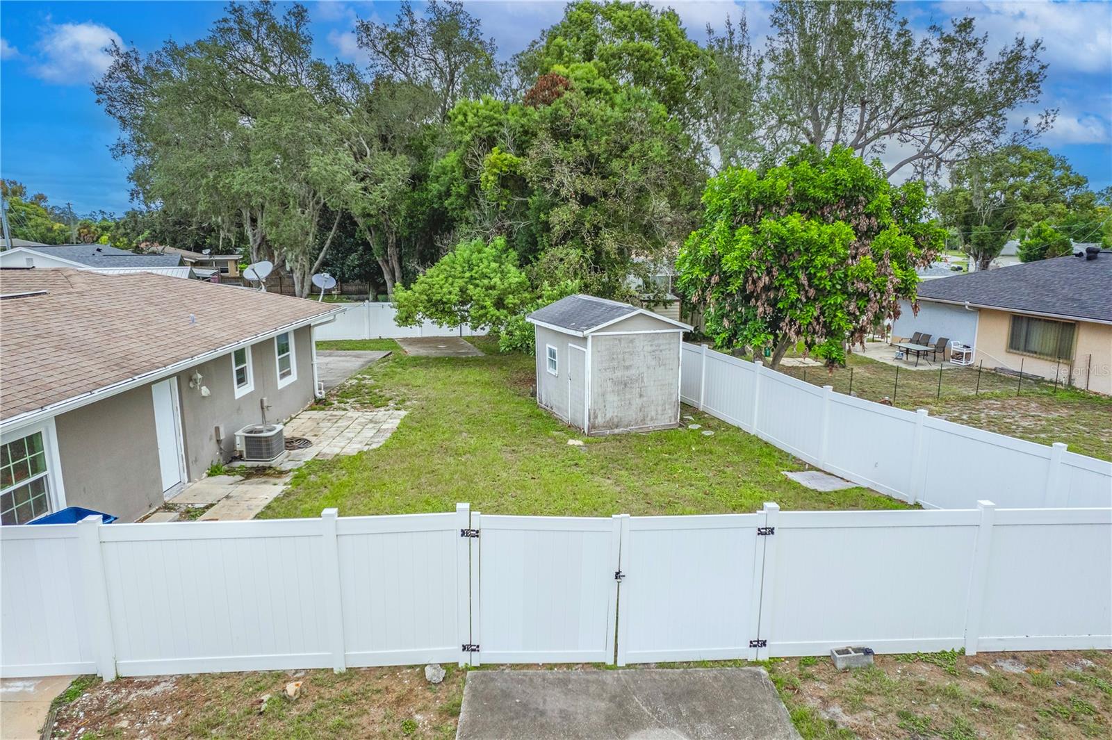 Image 21 of 31 For 7367 Gates Circle