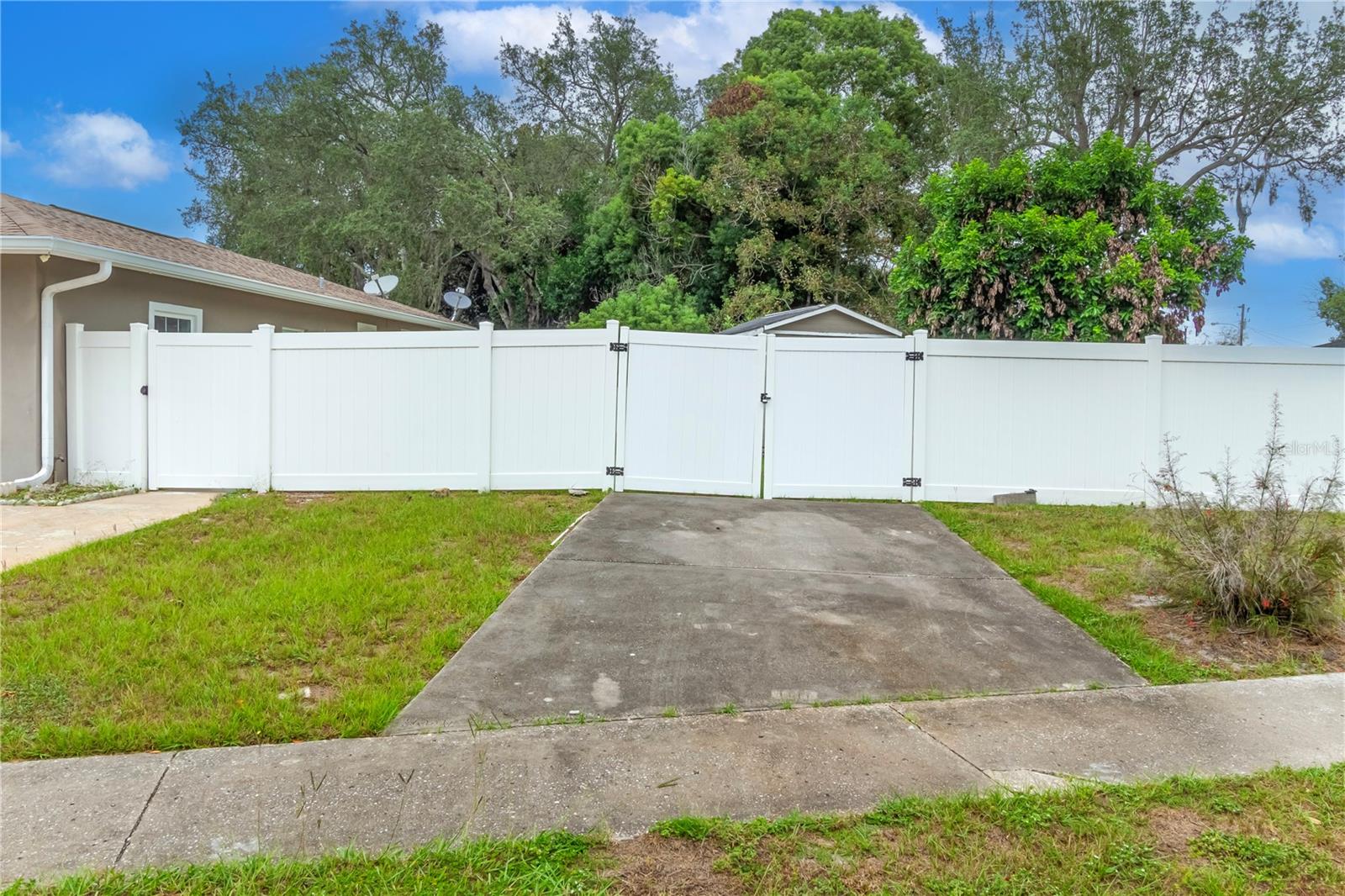 Image 23 of 31 For 7367 Gates Circle