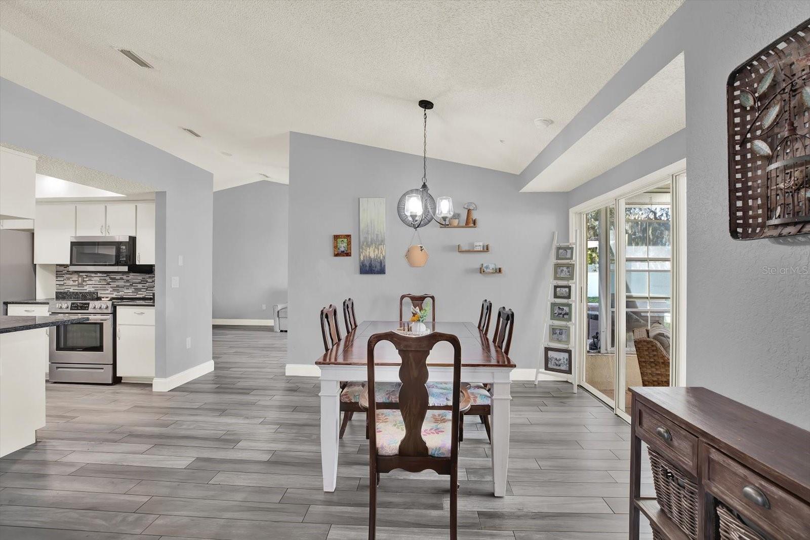 Image 6 of 30 For 2169 Arrow Avenue