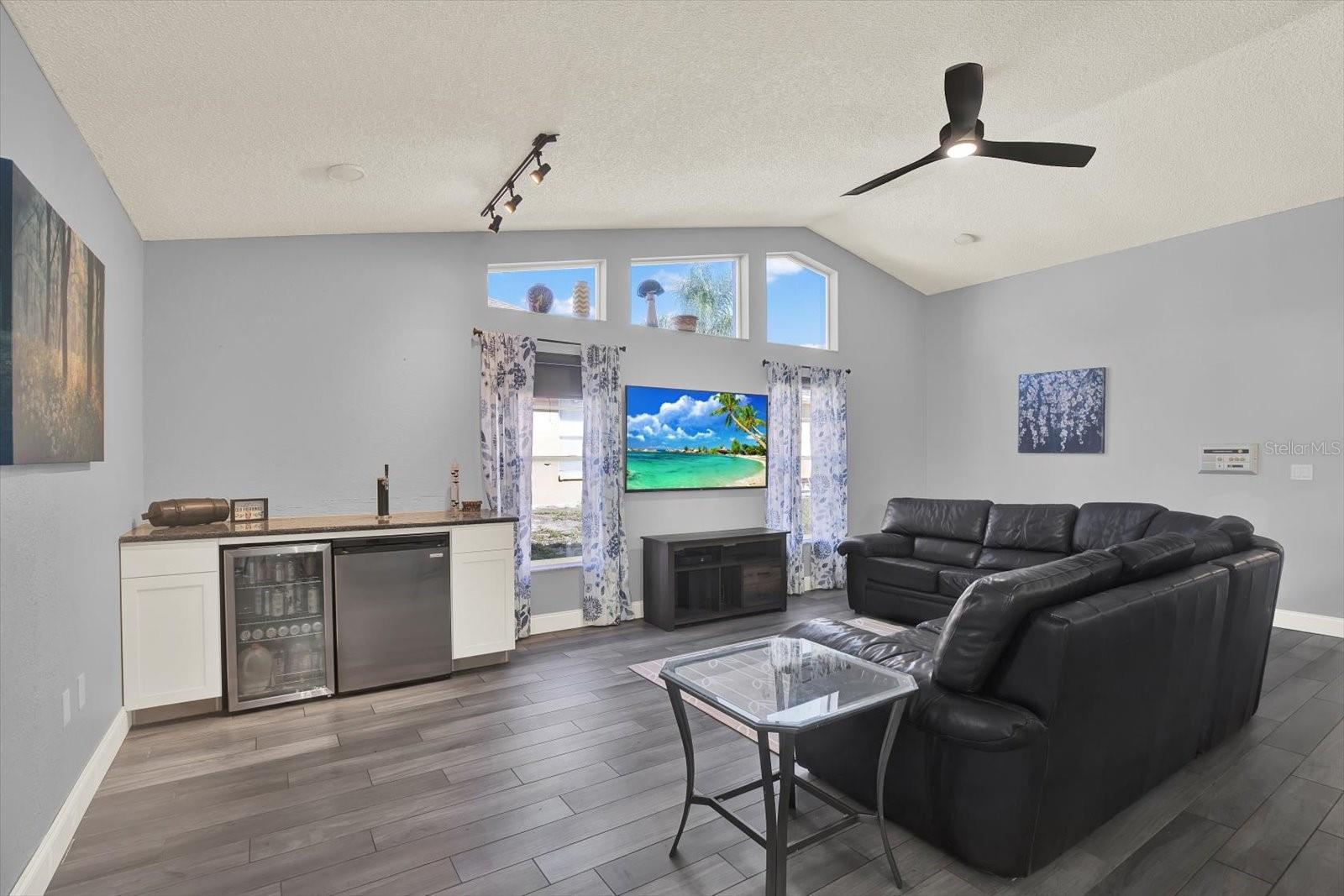 Image 7 of 30 For 2169 Arrow Avenue