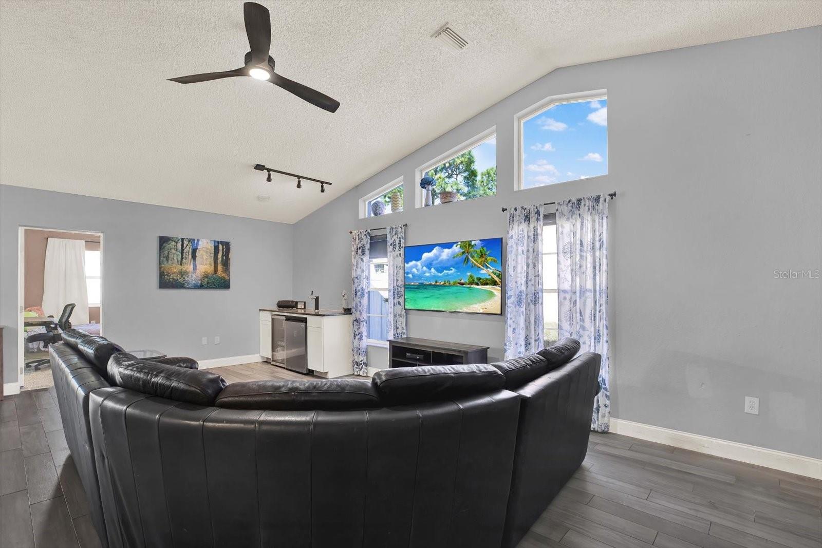 Image 9 of 30 For 2169 Arrow Avenue