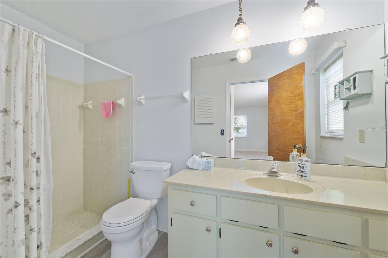 Image 18 of 37 For 12056 Cradock Street