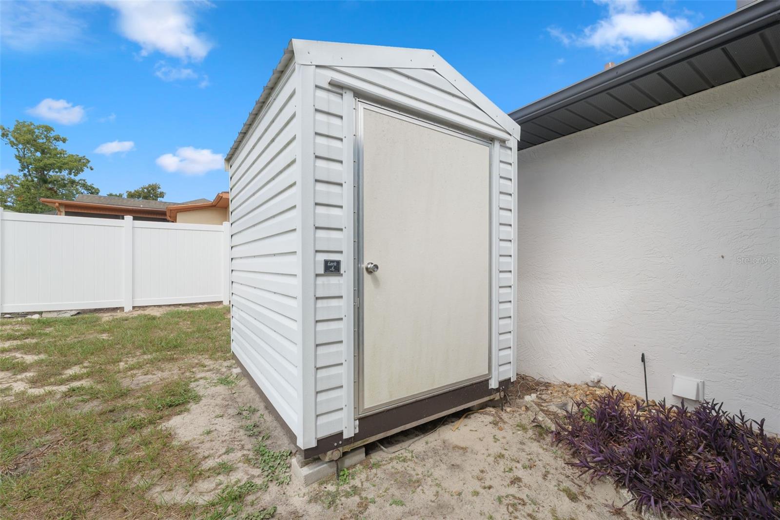 Image 25 of 37 For 12056 Cradock Street