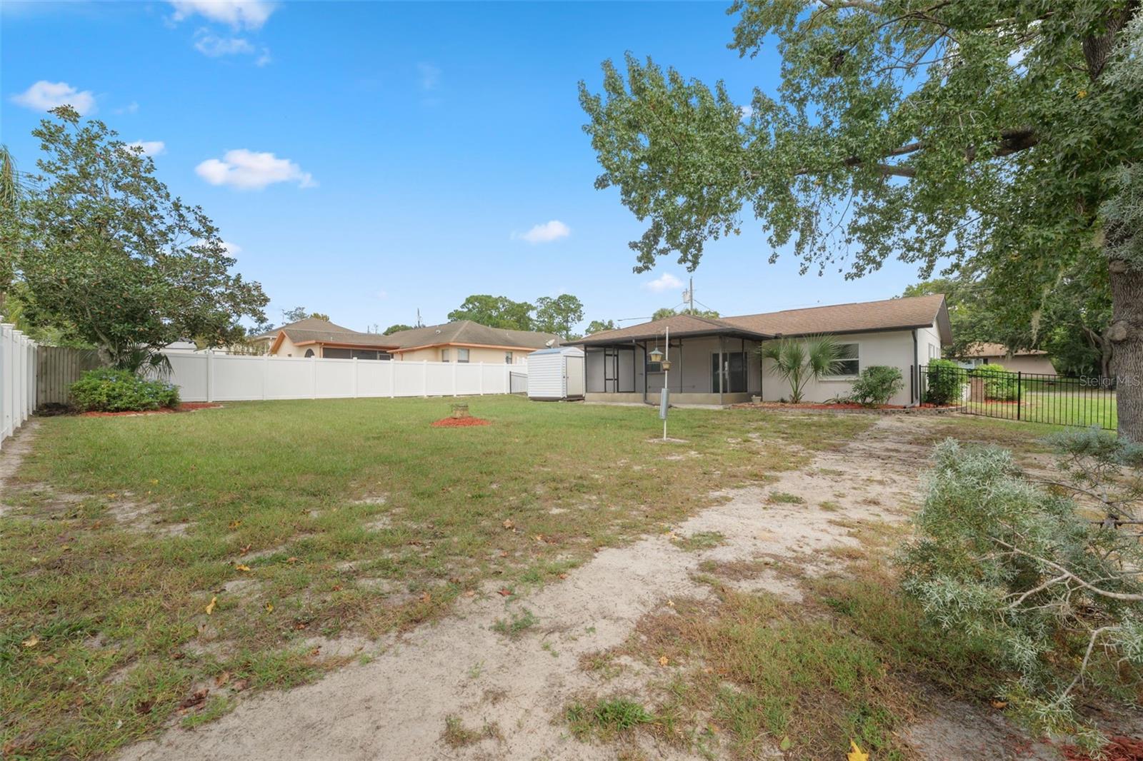 Image 26 of 37 For 12056 Cradock Street