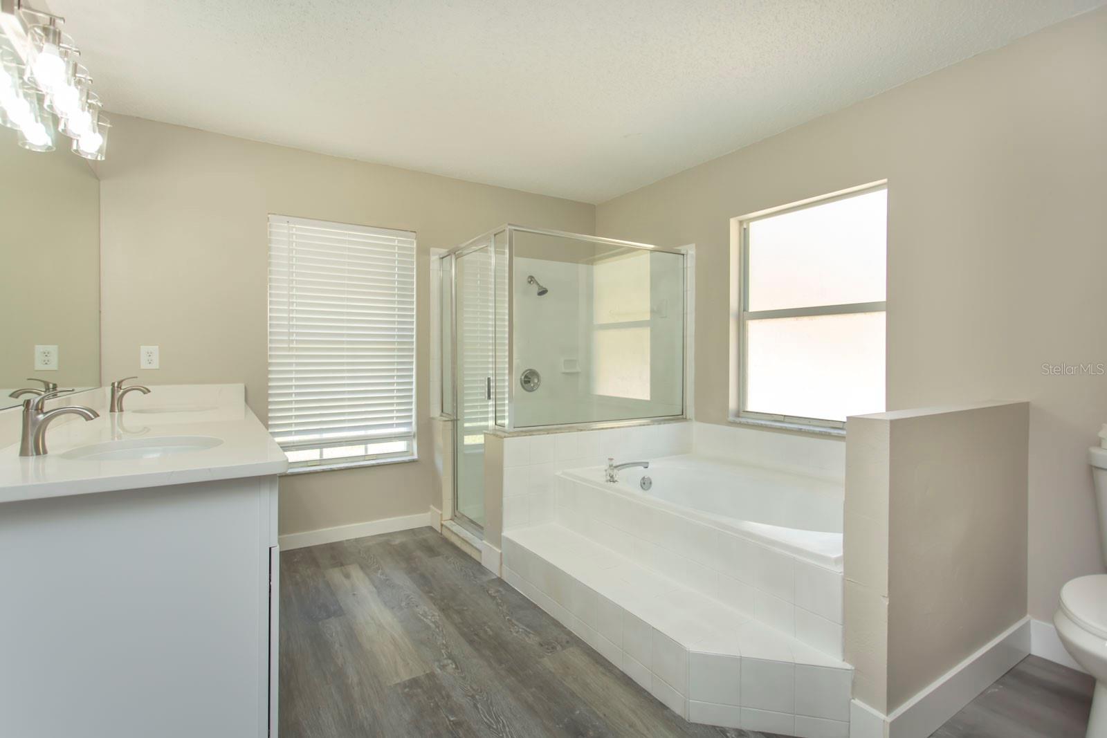 Listing photo id 17 for 5635 Matheson Drive