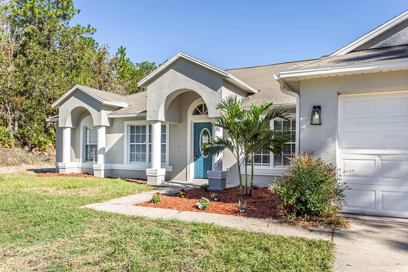 Listing photo id 0 for 5635 Matheson Drive