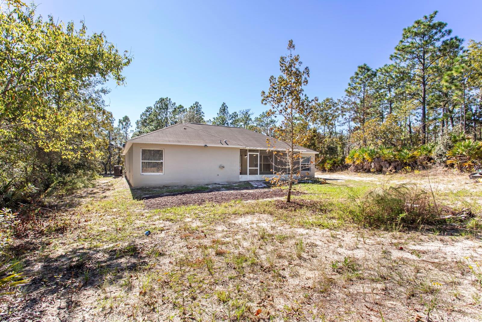 Listing photo id 31 for 5635 Matheson Drive