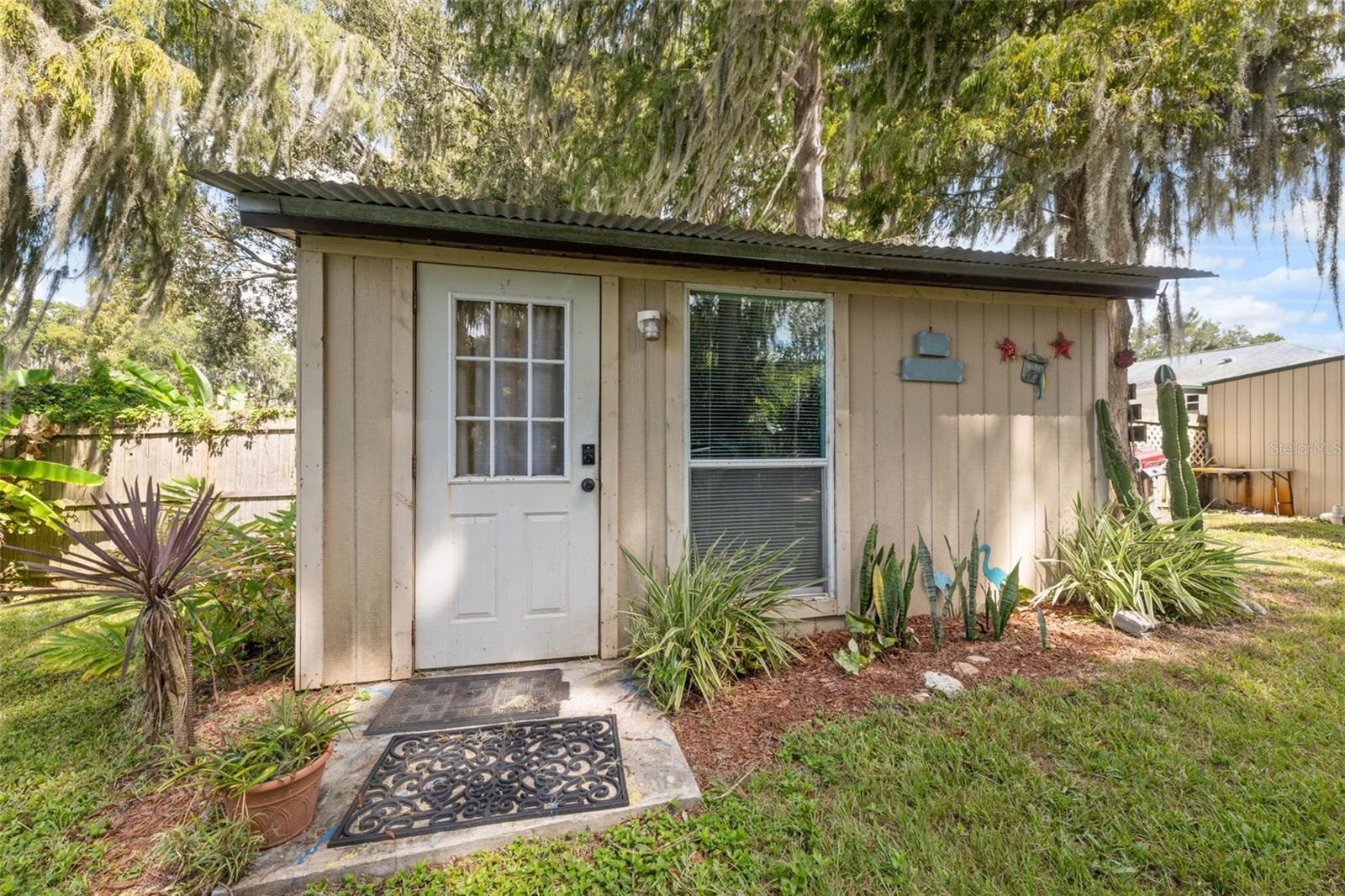 Listing photo id 8 for 7965 Riverbend Road