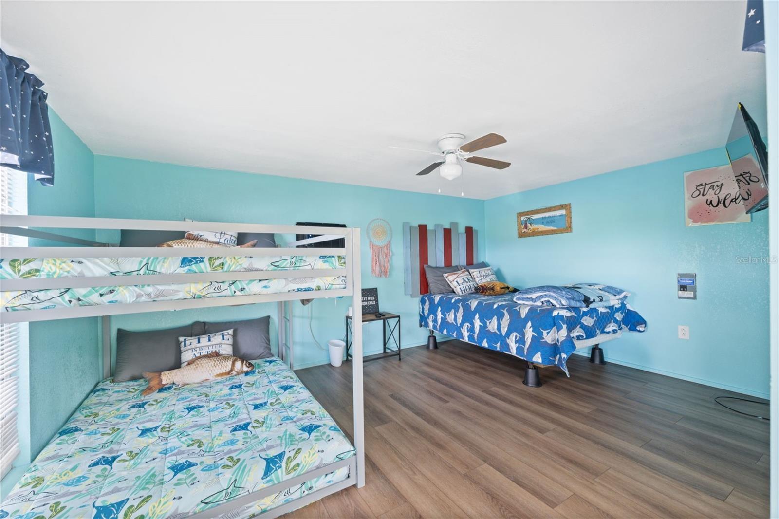 Listing photo id 9 for 7965 Riverbend Road