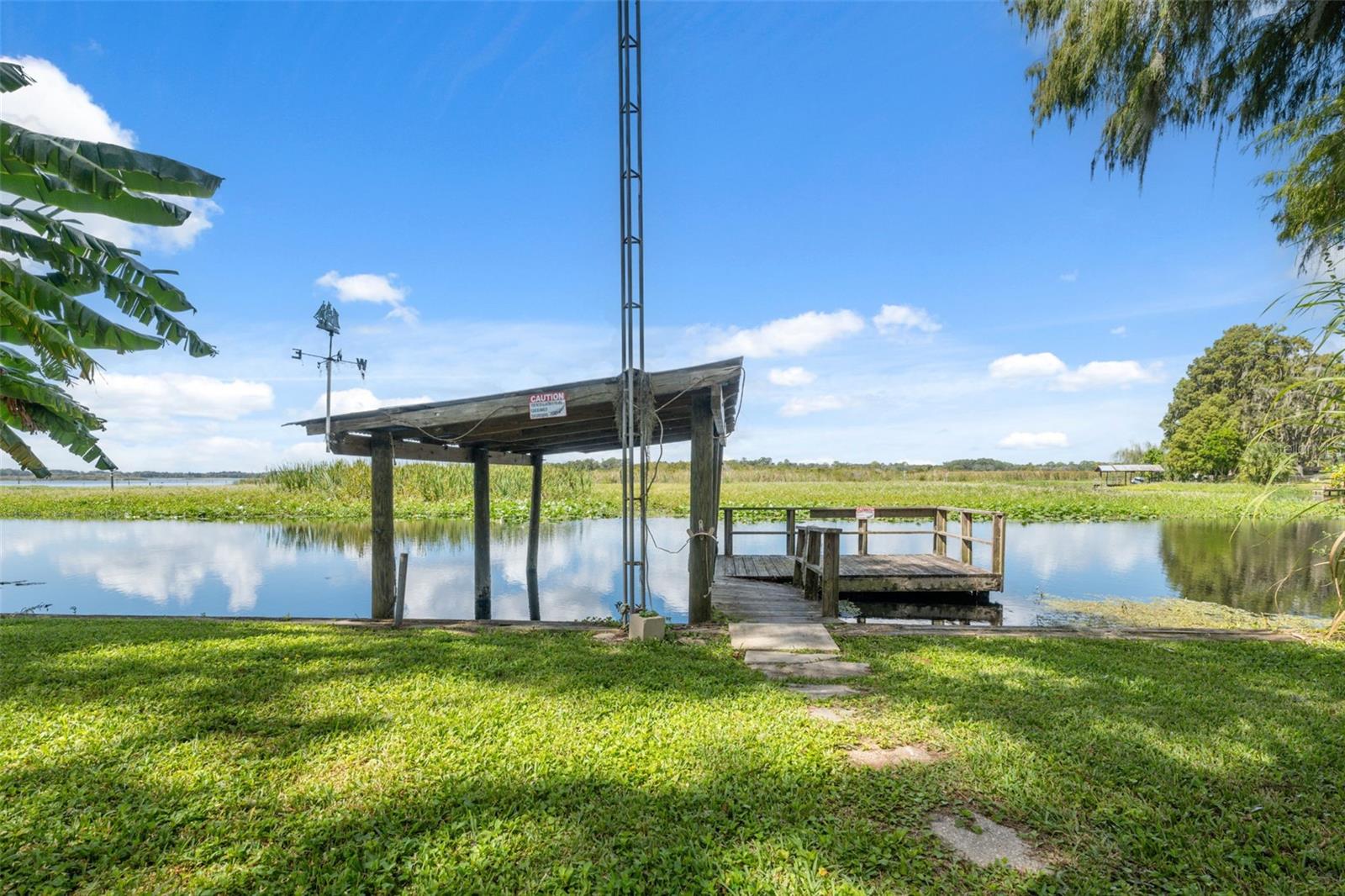 Listing photo id 11 for 7965 Riverbend Road