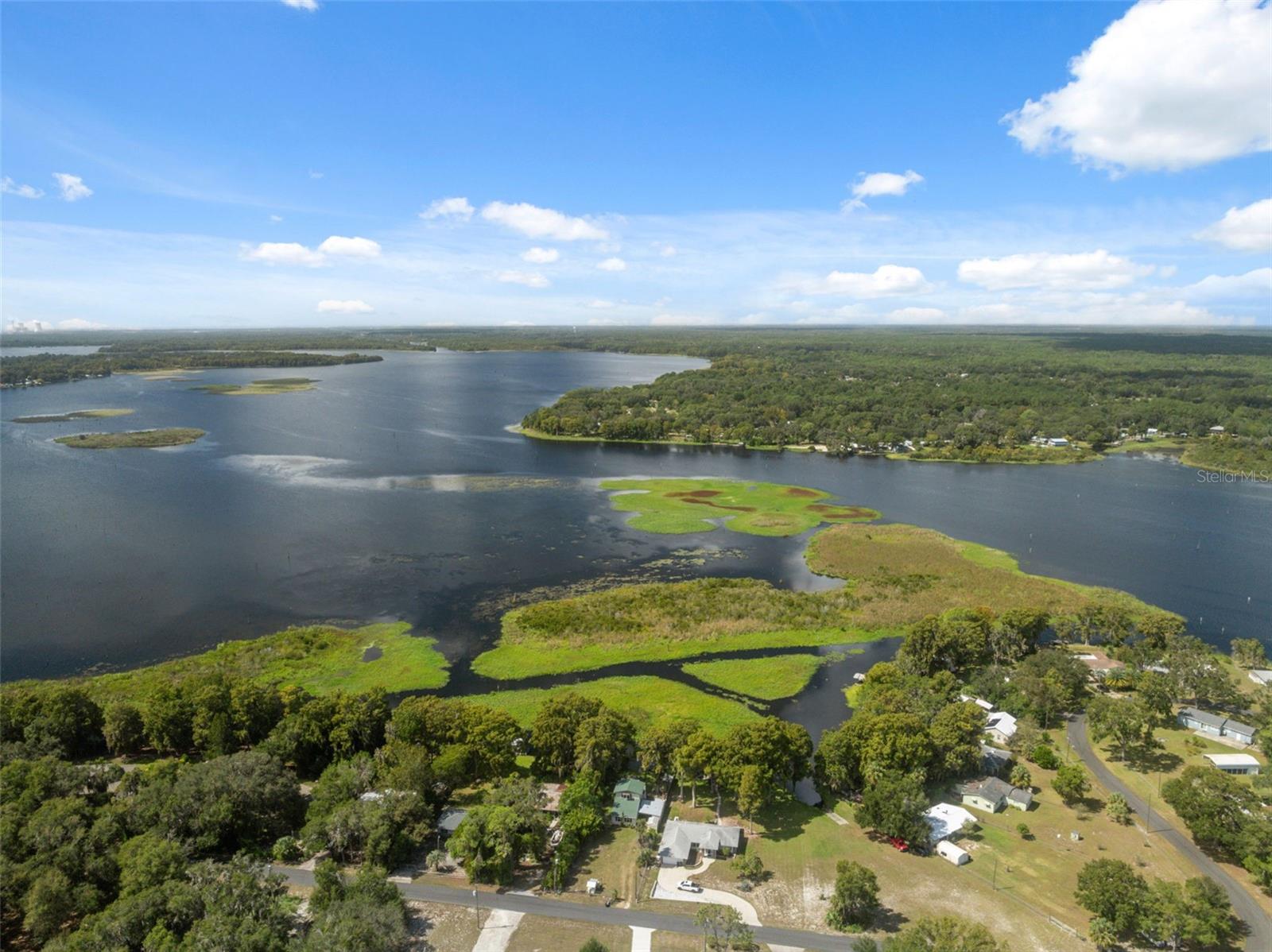 Listing photo id 12 for 7965 Riverbend Road