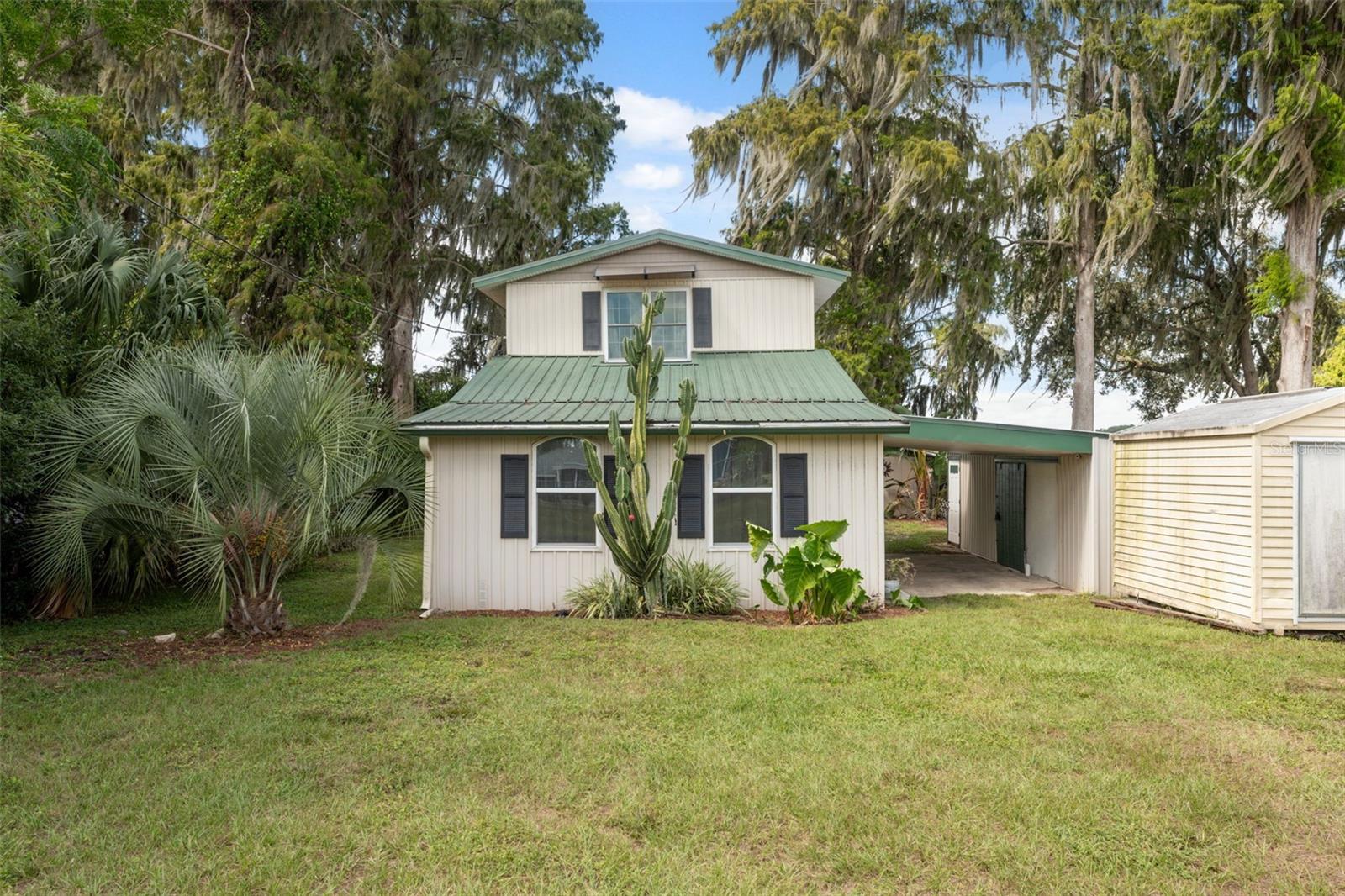 Listing photo id 13 for 7965 Riverbend Road