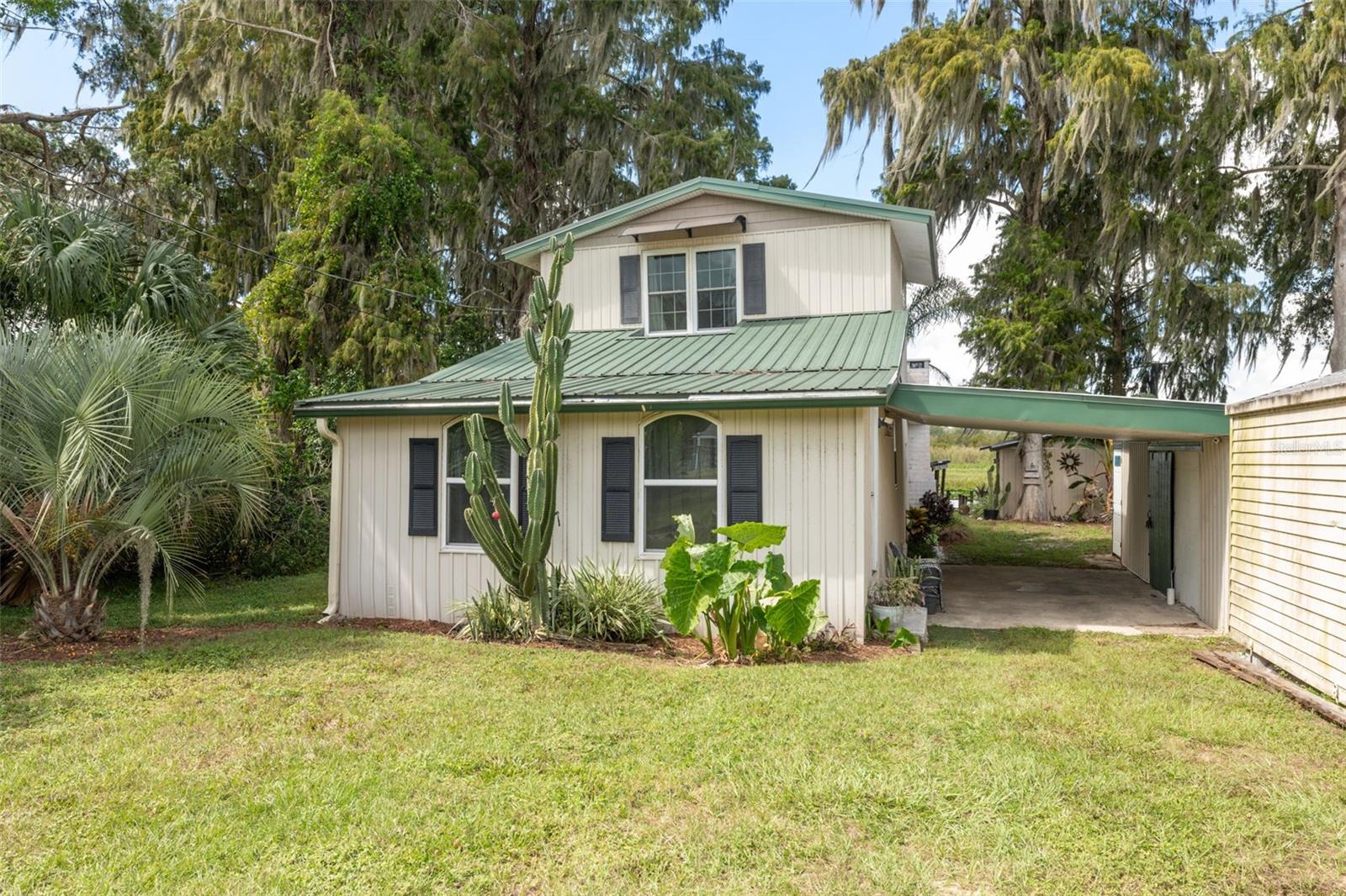 Listing photo id 14 for 7965 Riverbend Road