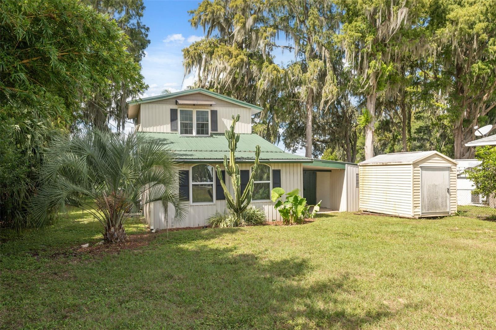 Listing photo id 15 for 7965 Riverbend Road
