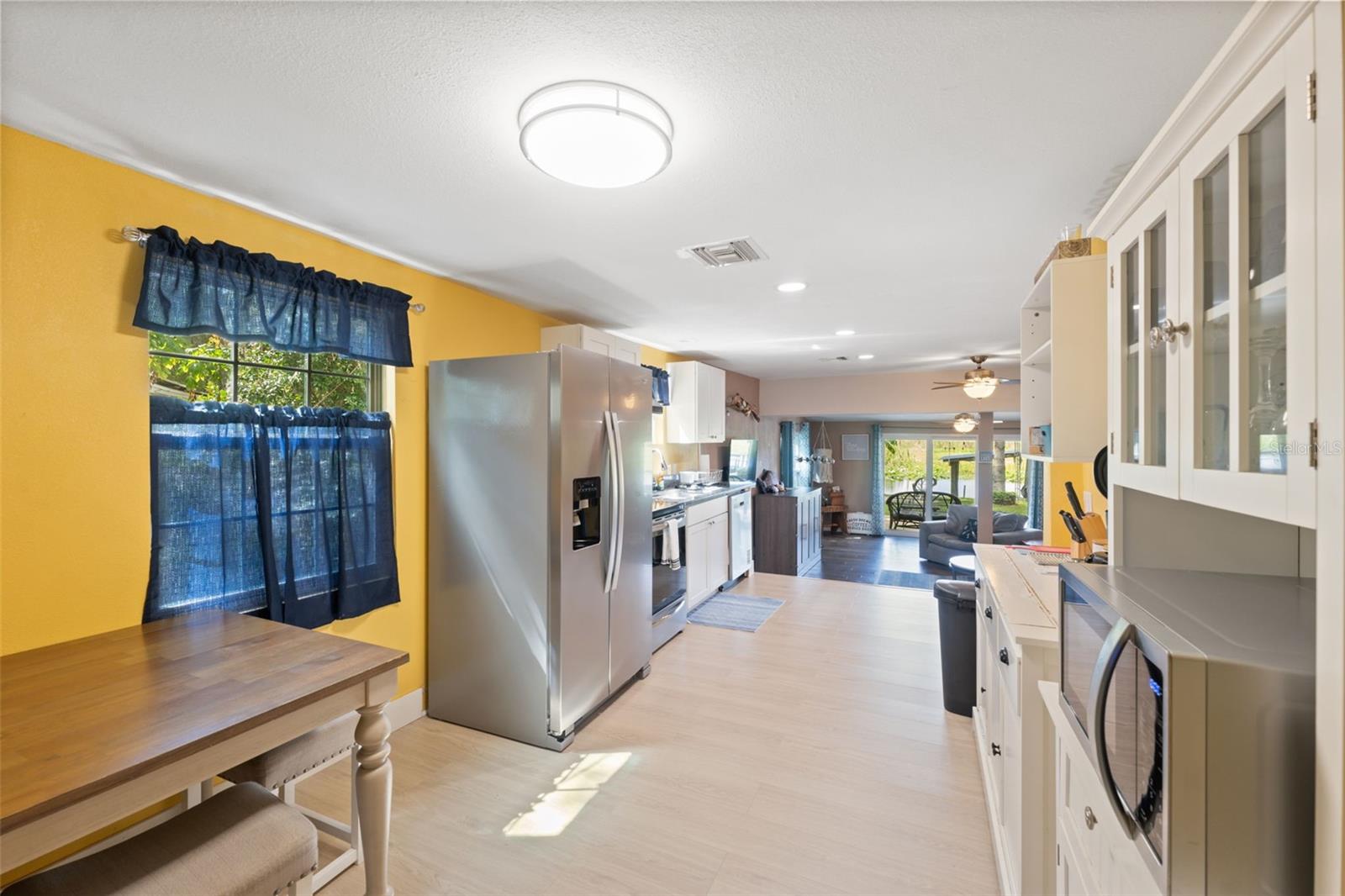 Listing photo id 19 for 7965 Riverbend Road