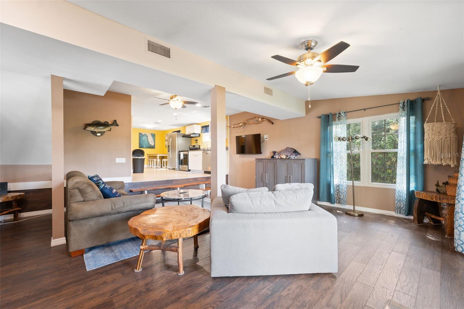 Listing photo id 27 for 7965 Riverbend Road
