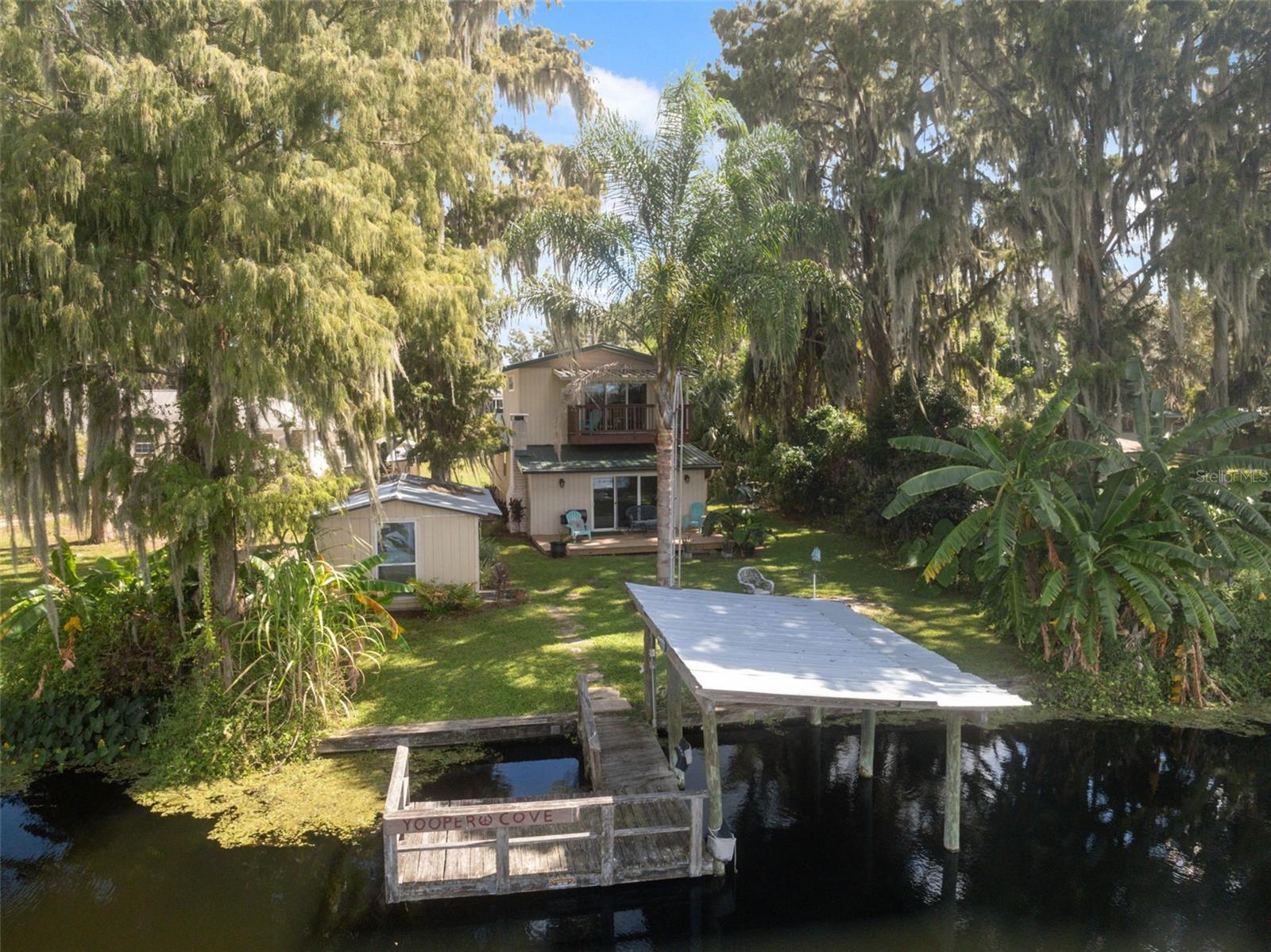 Listing photo id 1 for 7965 Riverbend Road