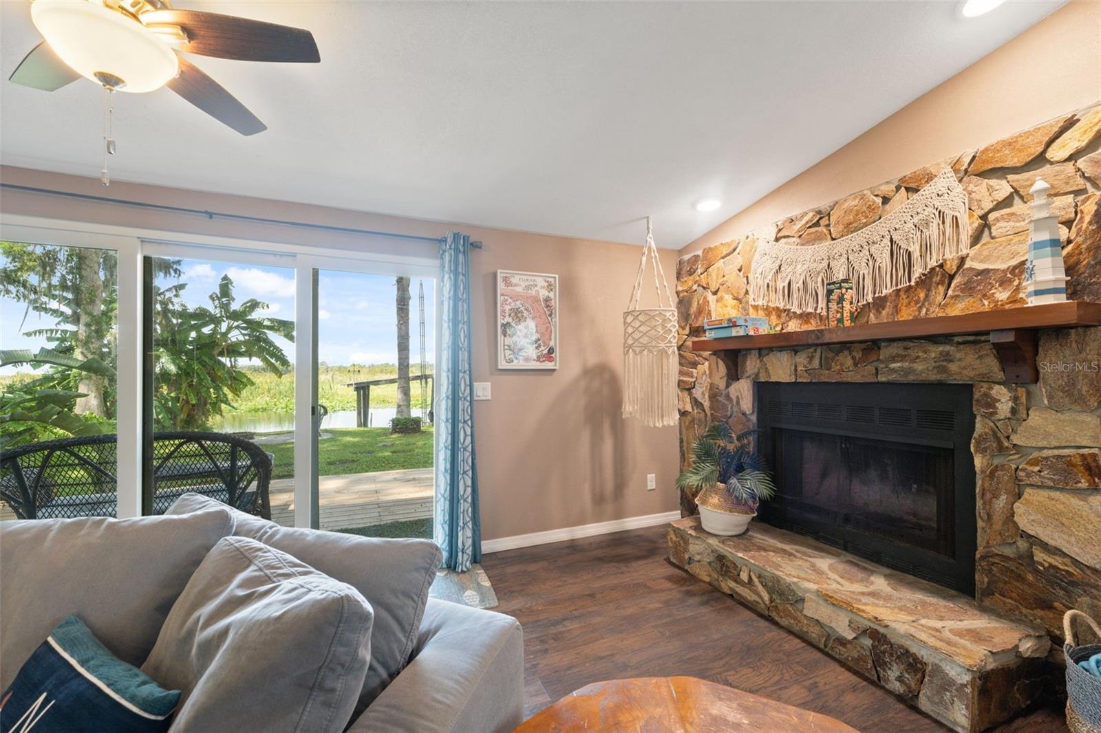 Listing photo id 29 for 7965 Riverbend Road