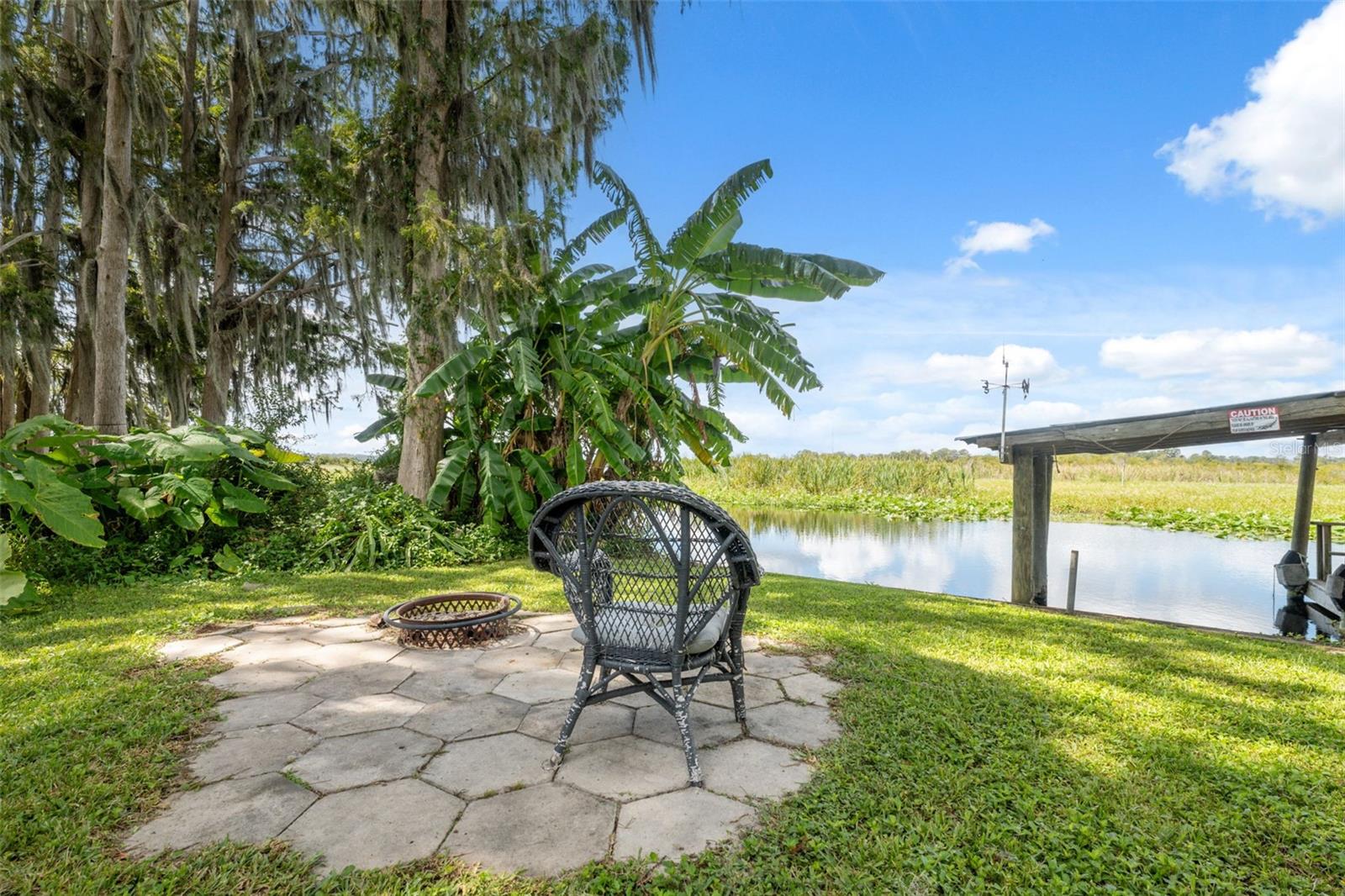 Listing photo id 42 for 7965 Riverbend Road