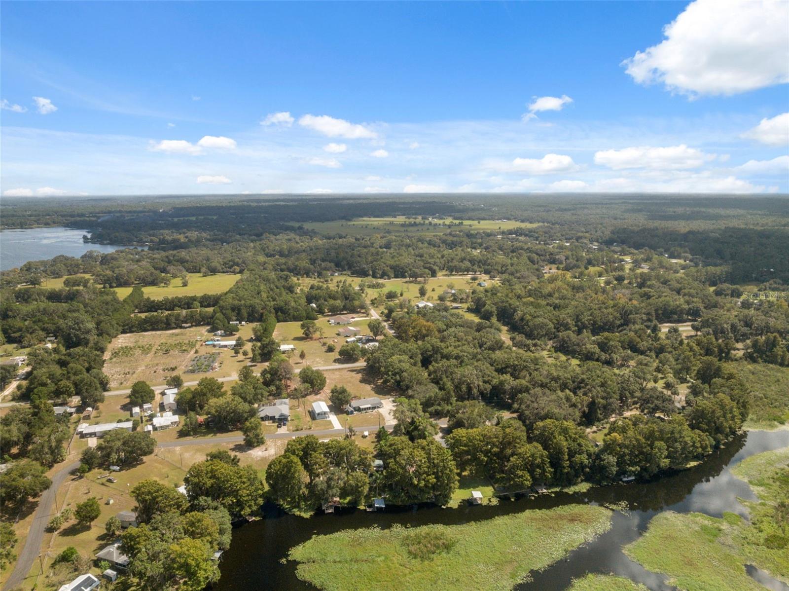 Listing photo id 49 for 7965 Riverbend Road