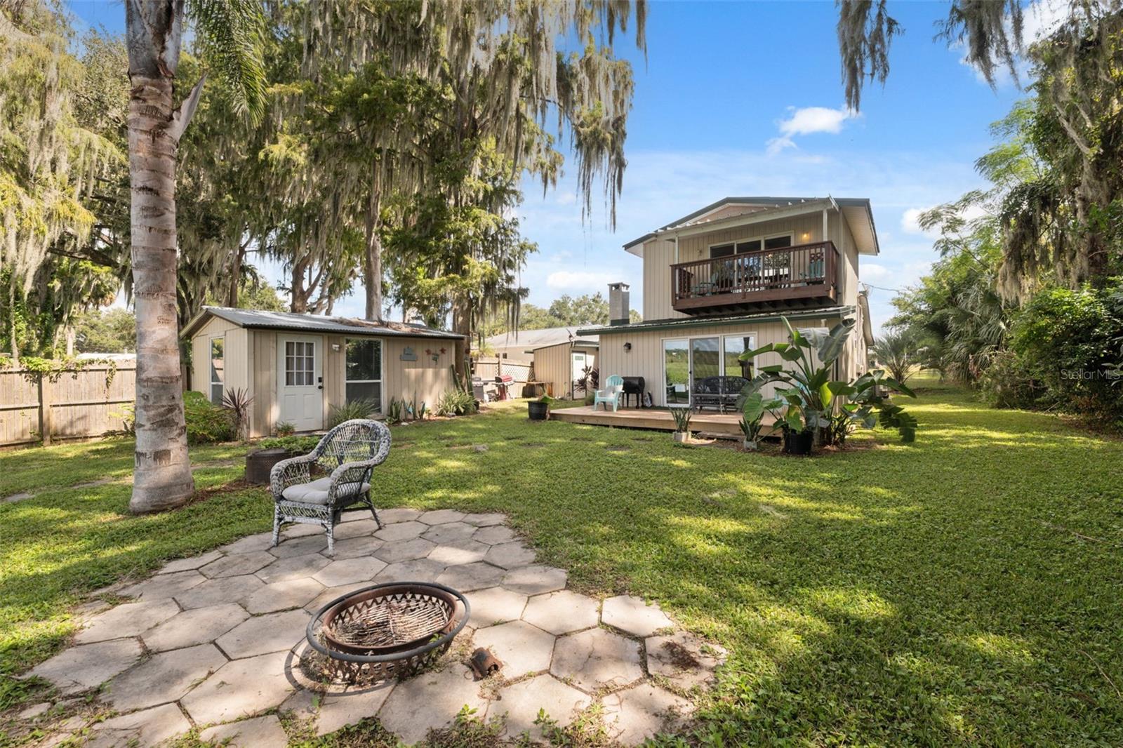 Listing photo id 7 for 7965 Riverbend Road