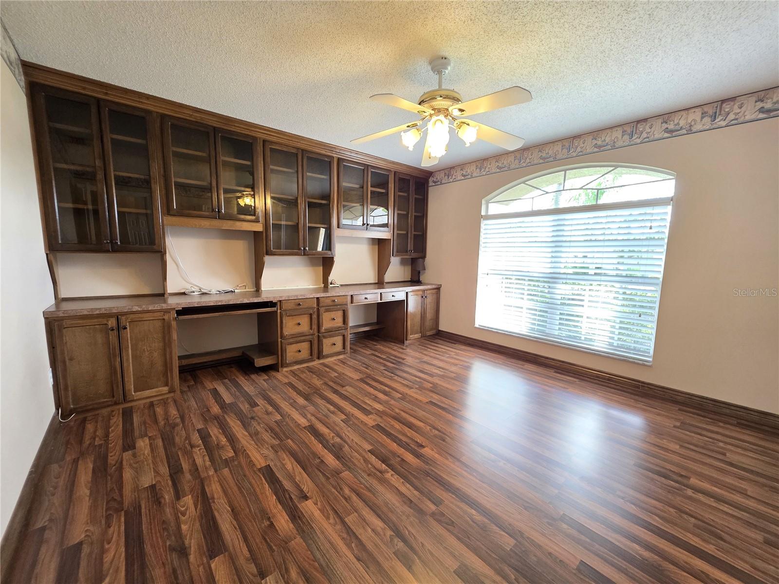 Image 24 of 47 For 2113 Waterview Terrace