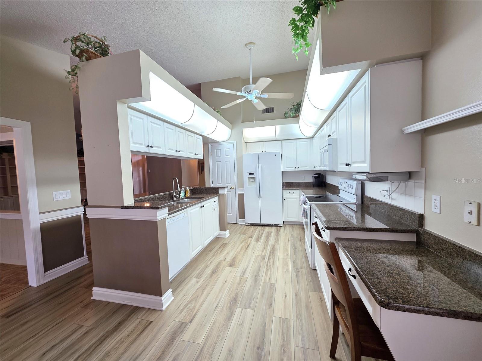 Image 8 of 47 For 2113 Waterview Terrace