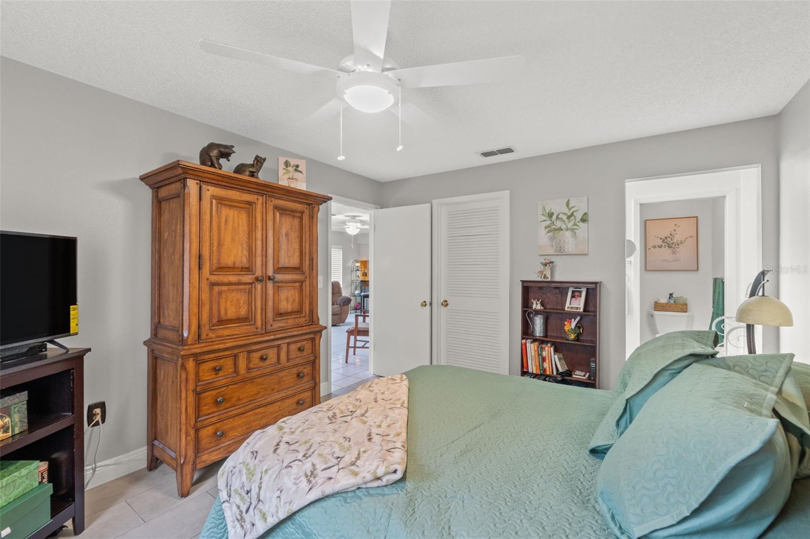 Image 16 of 33 For 7235 Greystone Drive F