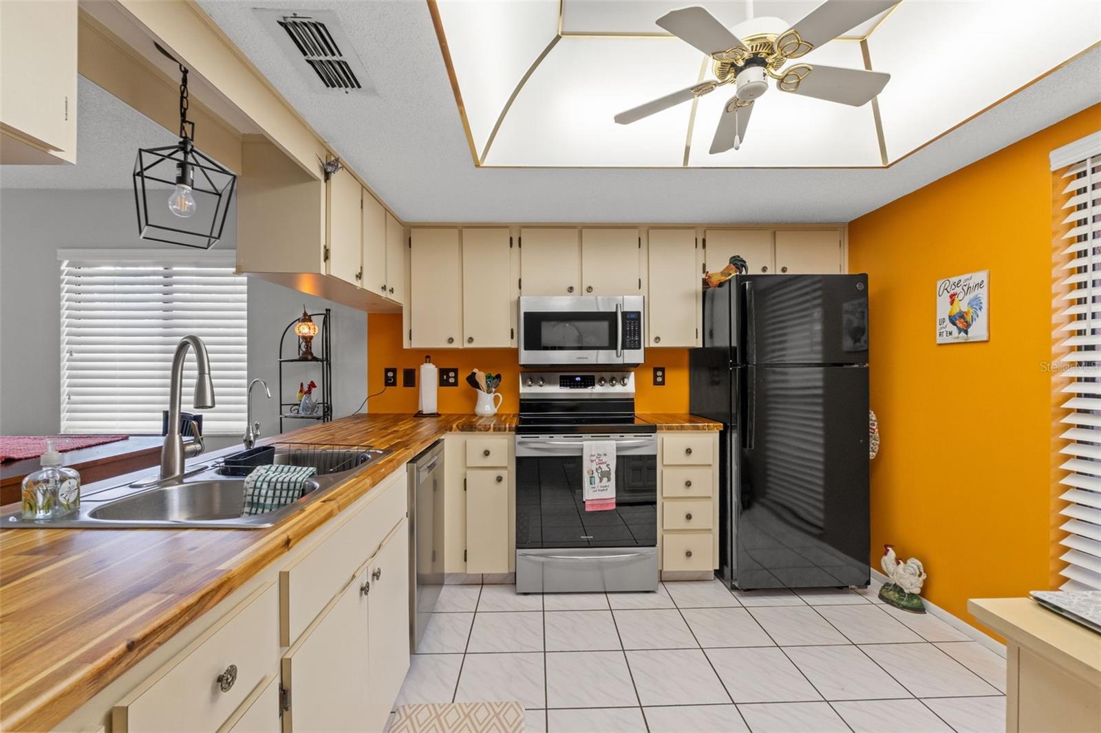 Image 22 of 33 For 7235 Greystone Drive F