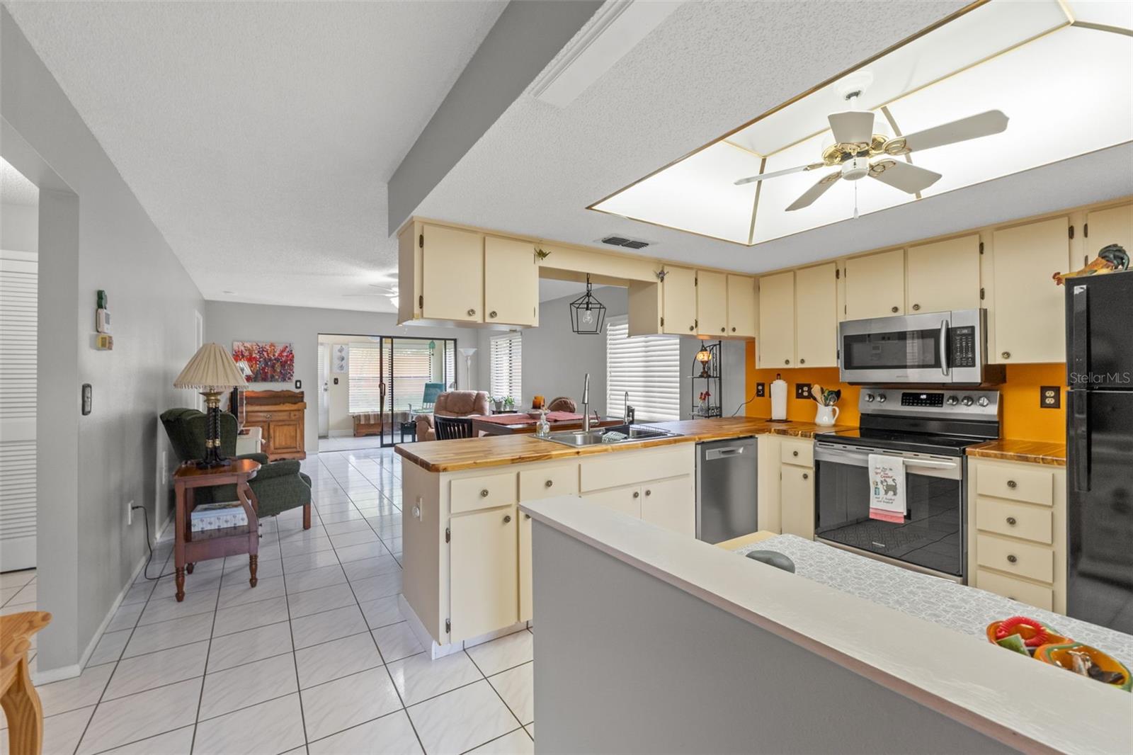 Image 23 of 33 For 7235 Greystone Drive F