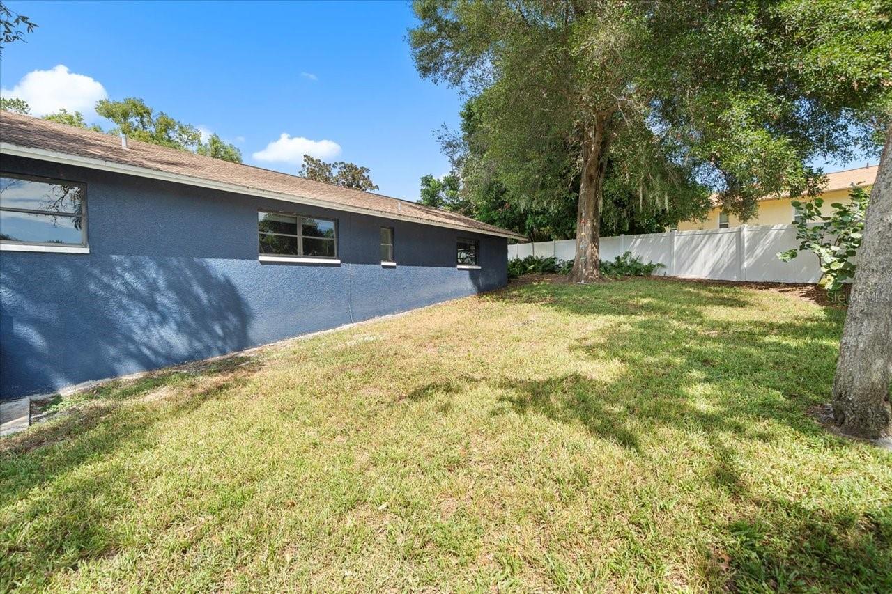Image 56 of 66 For 995 Rolling Hills Drive