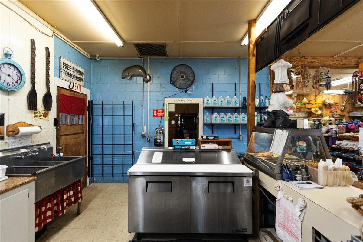 Image 21 of 35 For 190 Us Highway 19