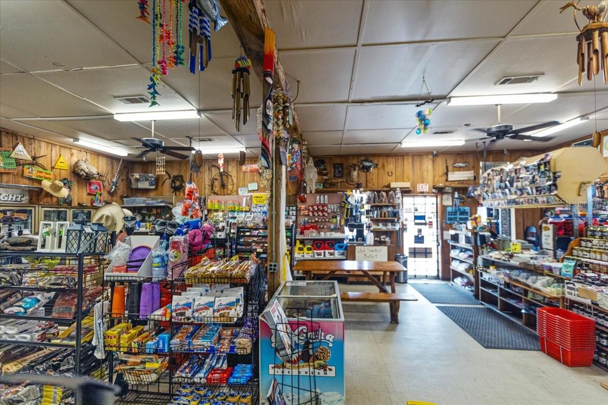 Image 22 of 35 For 190 Us Highway 19