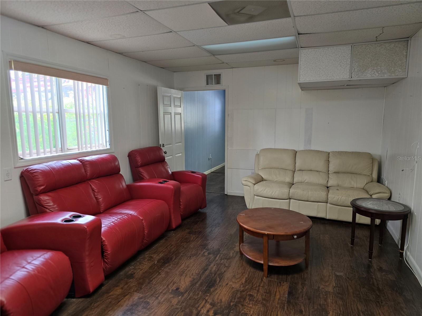 Image 20 of 38 For 4058 Lamson Avenue