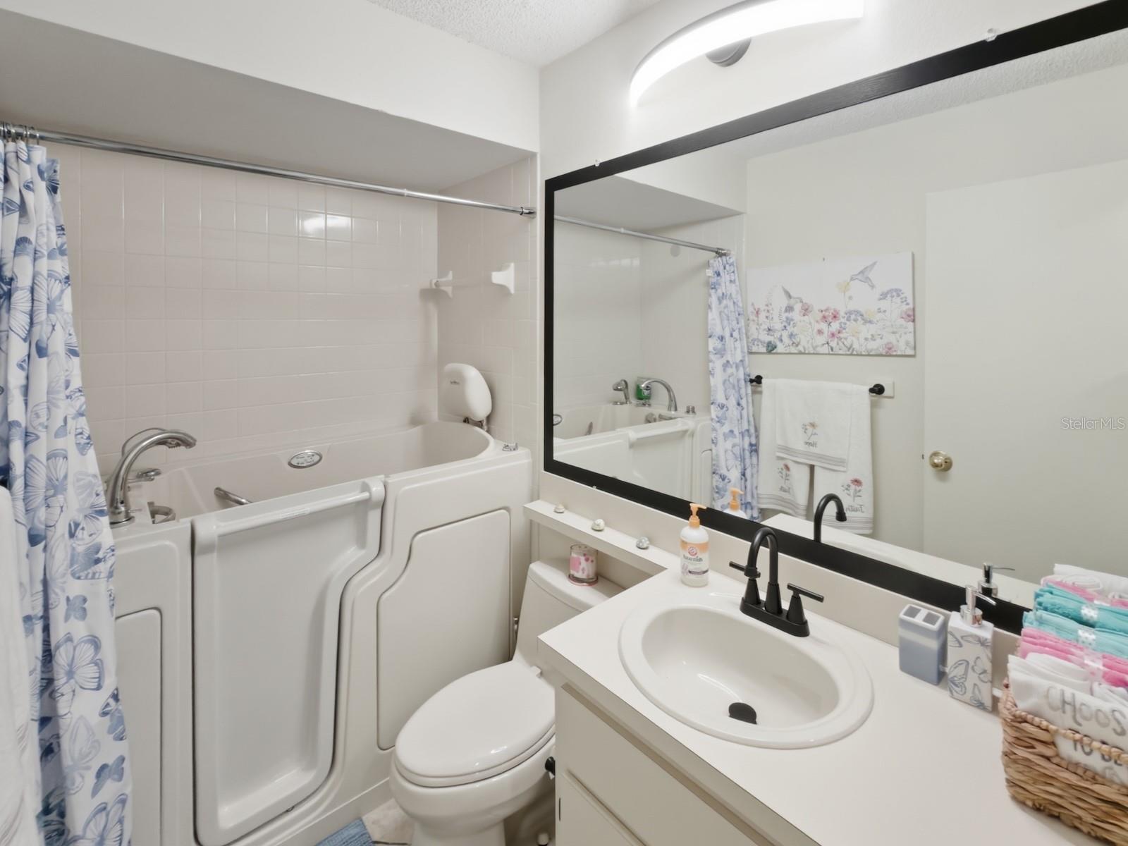 Image 16 of 42 For 7221 Greystone Drive D