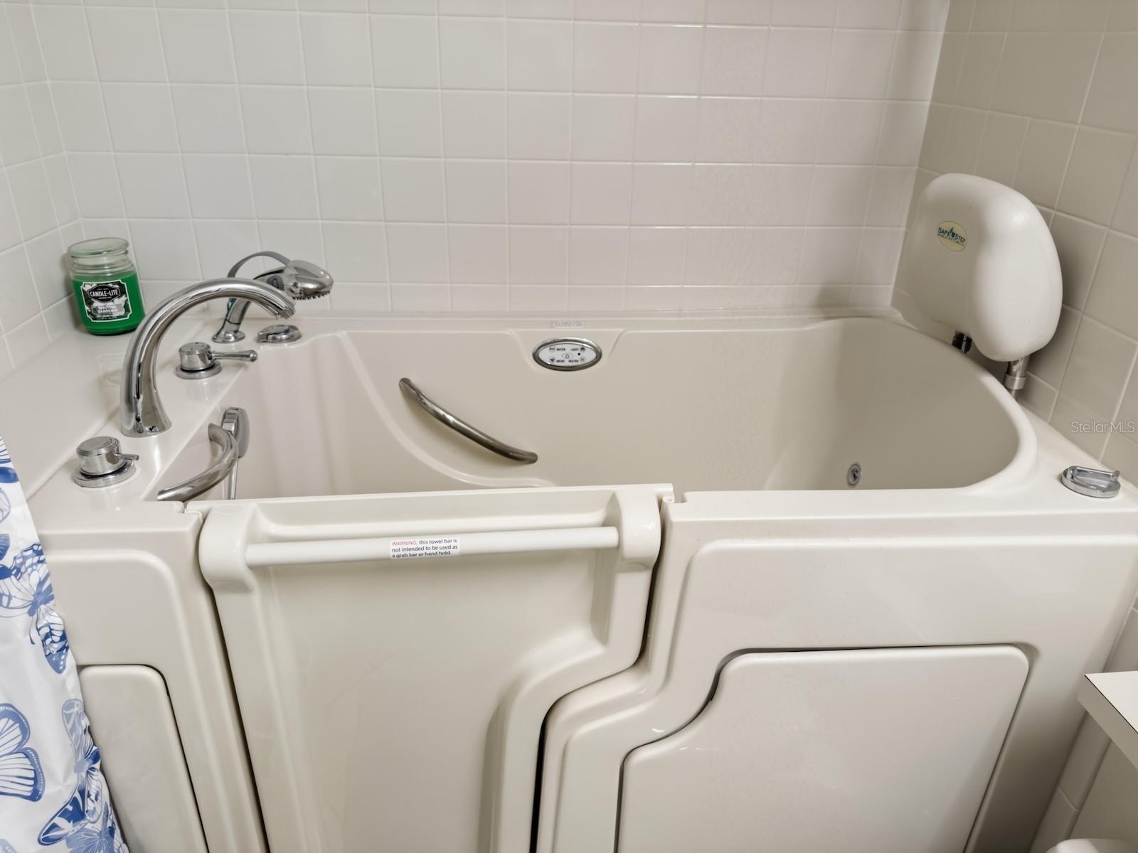 Image 17 of 42 For 7221 Greystone Drive D