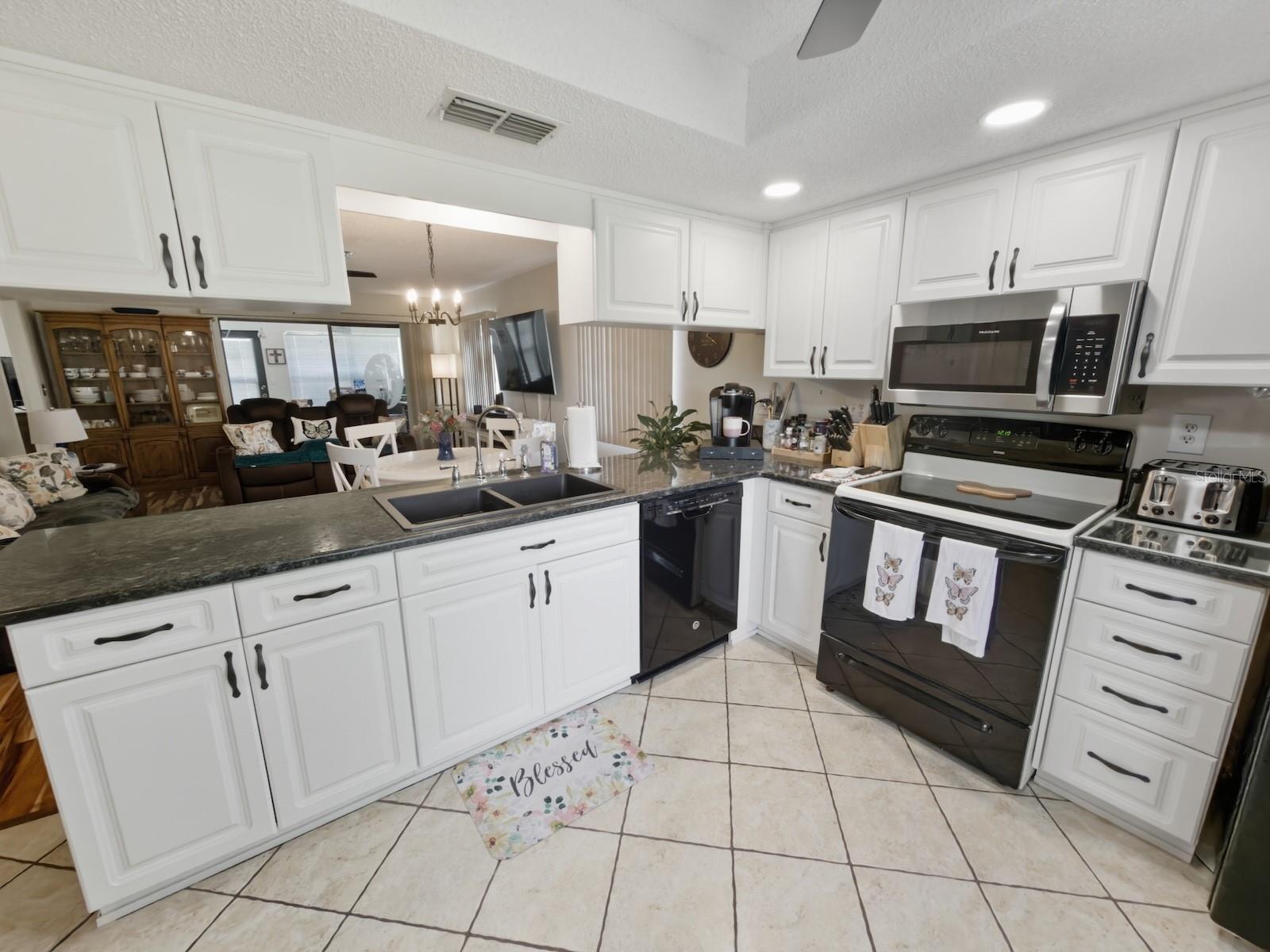 Image 5 of 42 For 7221 Greystone Drive D
