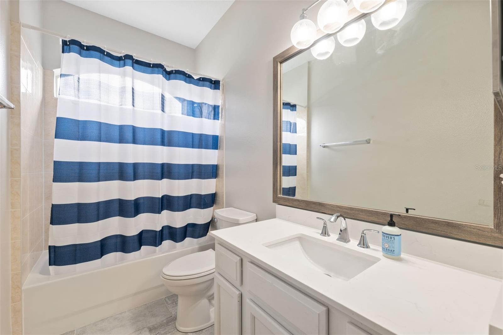 Image 17 of 76 For 11344 Gallinule Avenue