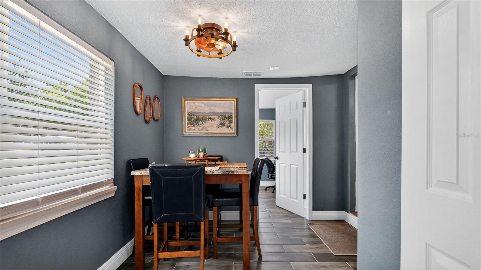 Image 11 of 52 For 5411 Teal Drive