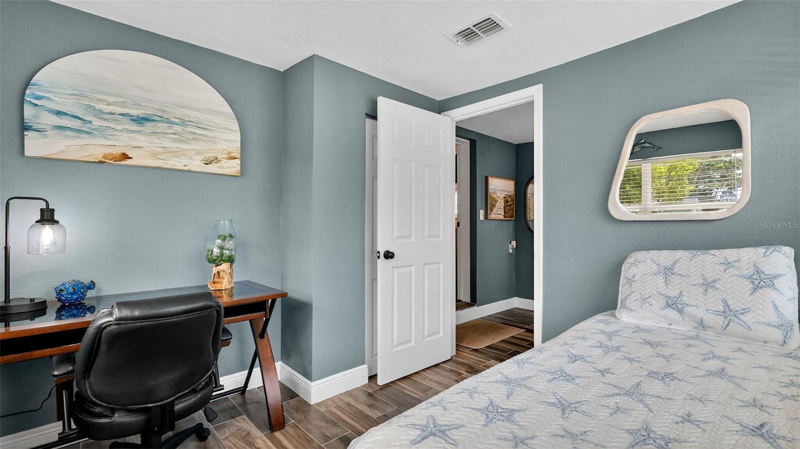 Image 21 of 52 For 5411 Teal Drive