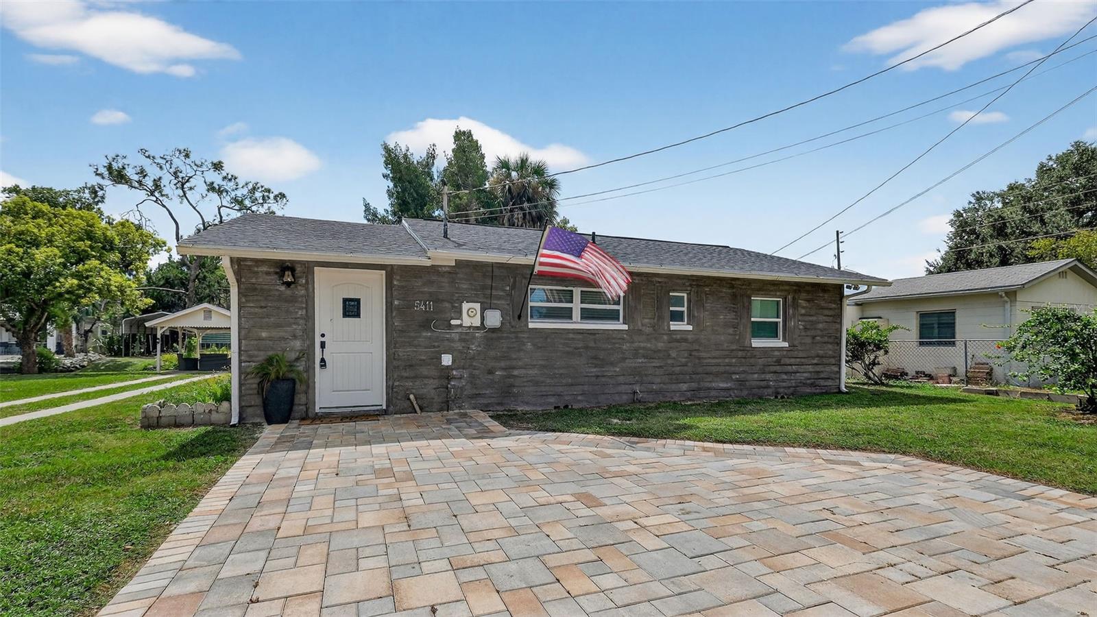 Listing photo id 51 for 5411 Teal Drive